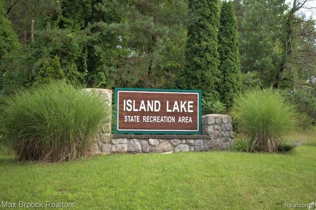 30153 Turtle Creek Circle, New Hudson, MI 48165