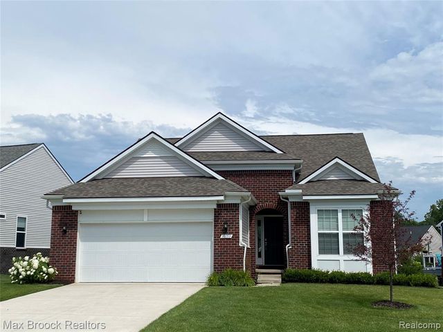 30153 Turtle Creek Circle, New Hudson, MI 48165