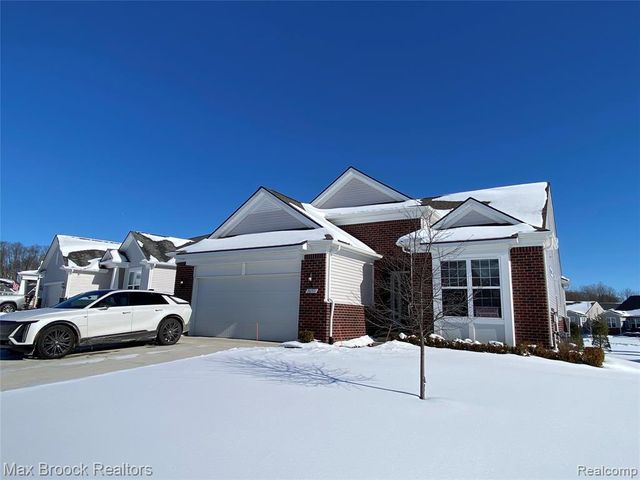 30153 Turtle Creek Circle, New Hudson, MI 48165