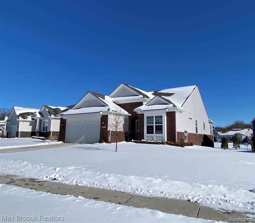 30153 Turtle Creek Circle, New Hudson, MI 48165