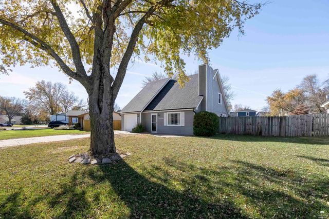 3305 Valleywood Drive, Manhattan, KS 66502