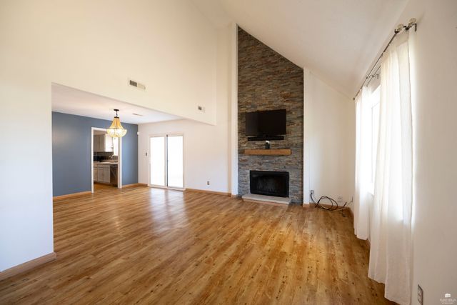 3305 Valleywood Drive, Manhattan, KS 66502