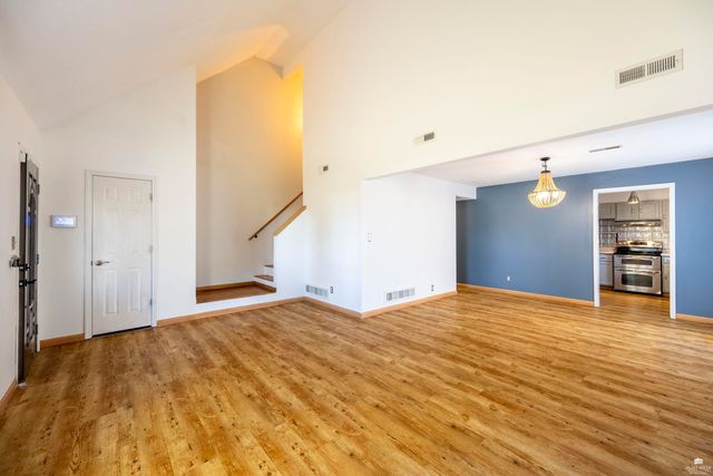 3305 Valleywood Drive, Manhattan, KS 66502