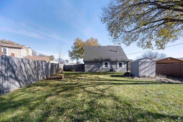 3305 Valleywood Drive, Manhattan, KS 66502