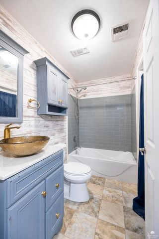 3305 Valleywood Drive, Manhattan, KS 66502