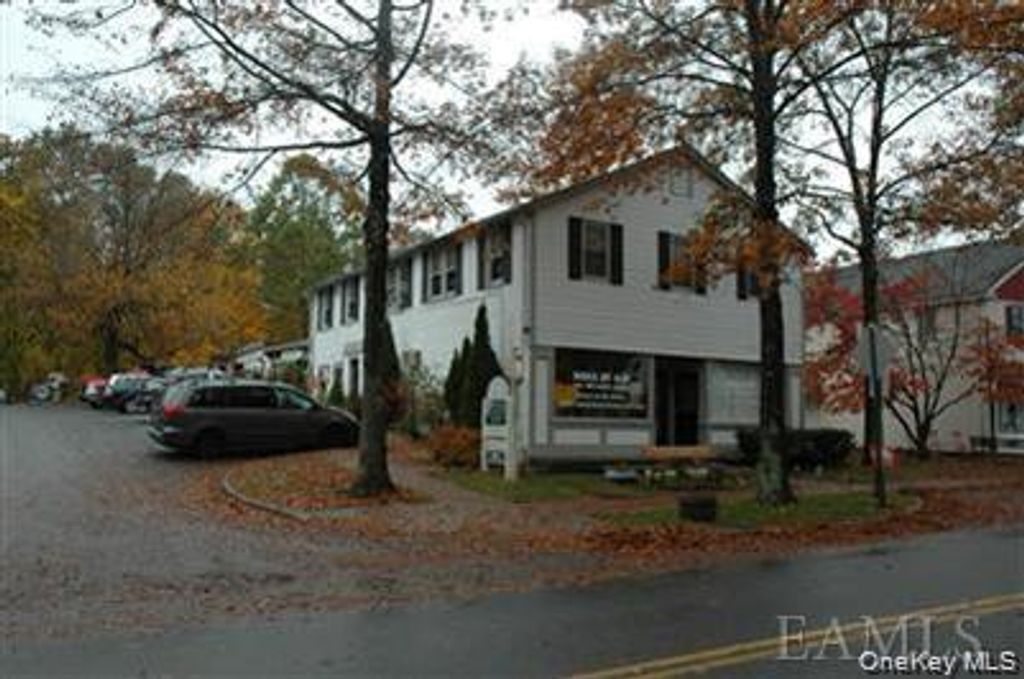 70 Westchester Avenue, Pound Ridge, NY 10576 — exterior