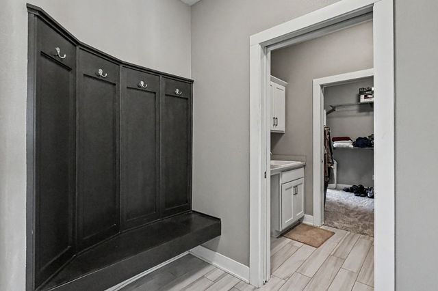 532 NE Westgate Drive, Waukee, IA 50263