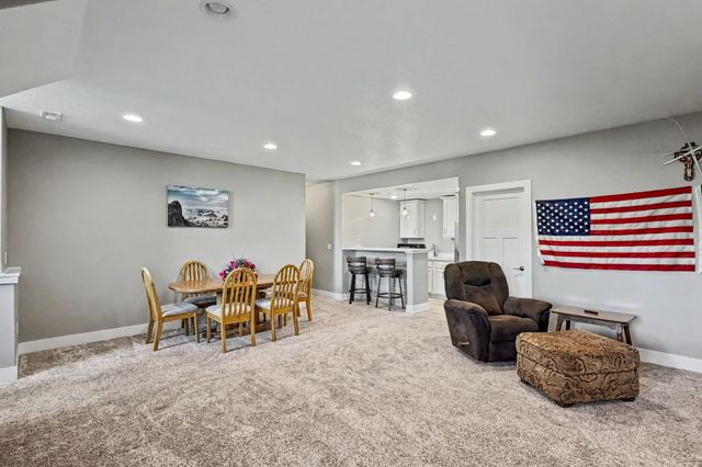 532 NE Westgate Drive, Waukee, IA 50263