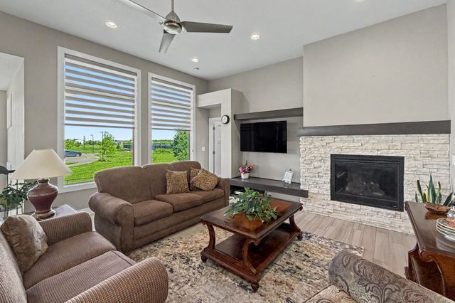 532 NE Westgate Drive, Waukee, IA 50263