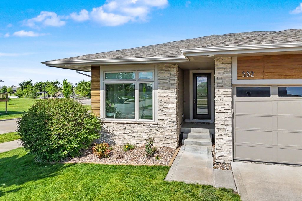 532 NE Westgate Drive, Waukee, IA 50263