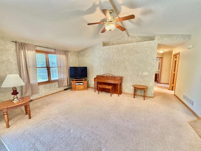 4630 Glacier View Drive, Milton, WI 53563