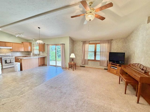 4630 Glacier View Drive, Milton, WI 53563