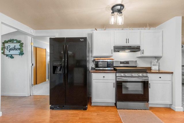 3320 IRIS COURT, Green Bay, WI 54311