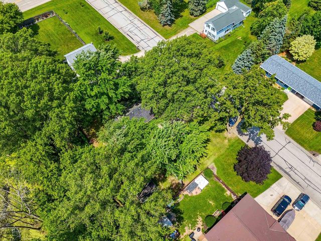 3320 IRIS COURT, Green Bay, WI 54311