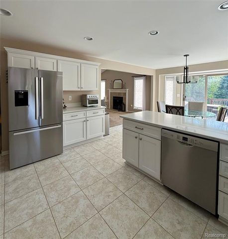 34921 Eberlein Drive, Fraser, MI 48026