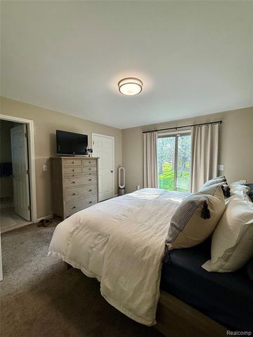 34921 Eberlein Drive, Fraser, MI 48026