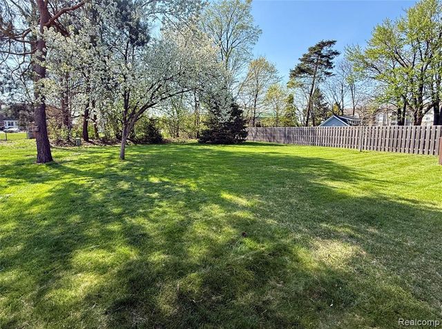 34921 Eberlein Drive, Fraser, MI 48026