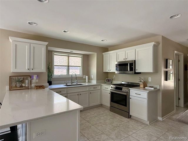 34921 Eberlein Drive, Fraser, MI 48026