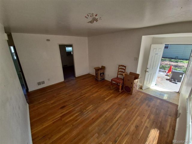 1266 Del Mar Pkwy, Aurora, CO 80010