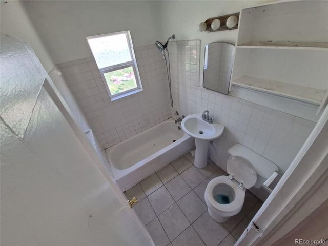 1266 Del Mar Pkwy, Aurora, CO 80010