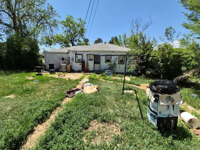 1266 Del Mar Pkwy, Aurora, CO 80010