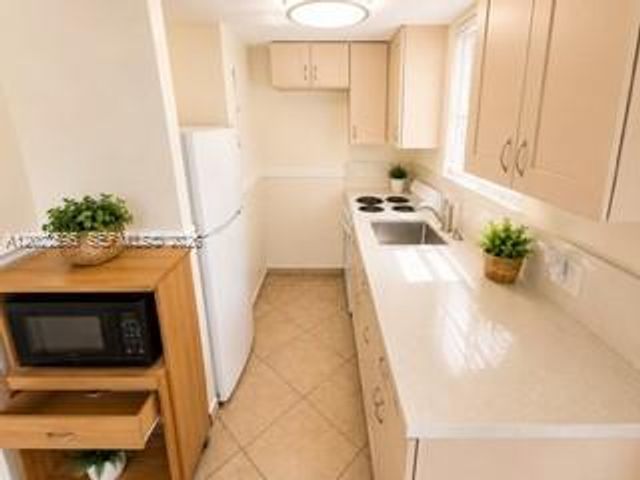 326 Polk St 2, Hollywood, FL 33019