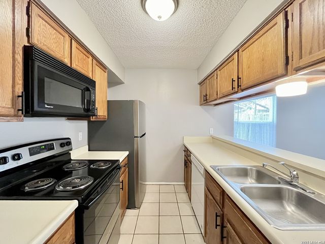 11136 EL SENDERO ST, San Antonio, TX 78233