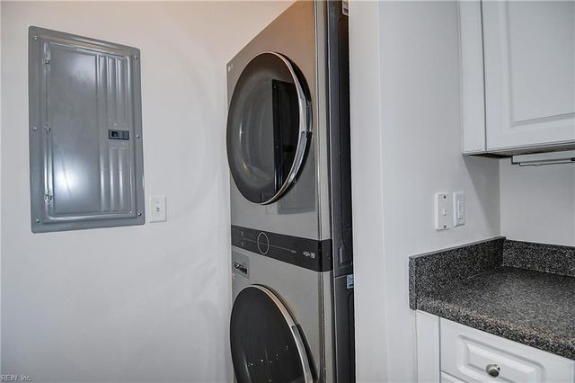 5237 Elston LN, Virginia Beach, VA 23455