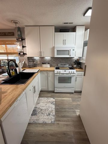 211 Landing Rd Apt C, North Myrtle Beach, SC 29582