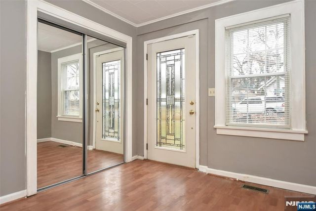 34 Summit Avenue, Waldwick, NJ 07463