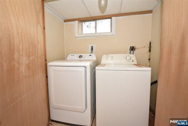 34 Summit Avenue, Waldwick, NJ 07463