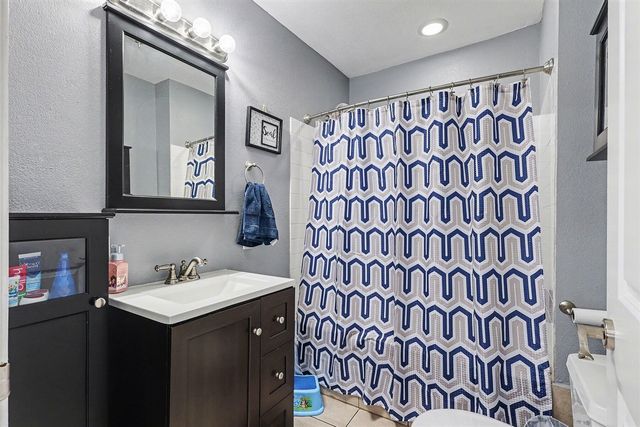 142 First Avenue, Norton Shores, MI 49444