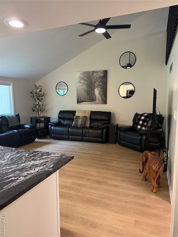 571 Park Place, Saline, MI 48176