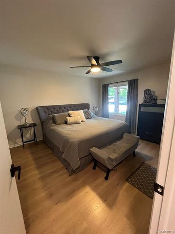 571 Park Place, Saline, MI 48176