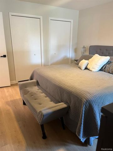 571 Park Place, Saline, MI 48176