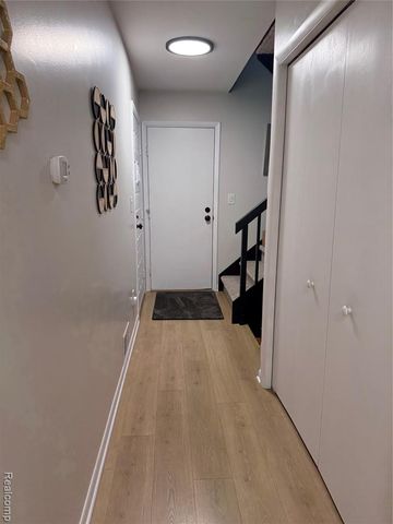 571 Park Place, Saline, MI 48176