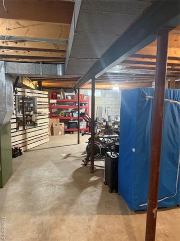 571 Park Place, Saline, MI 48176