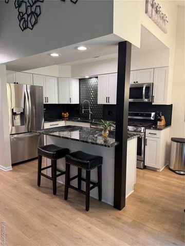 571 Park Place, Saline, MI 48176