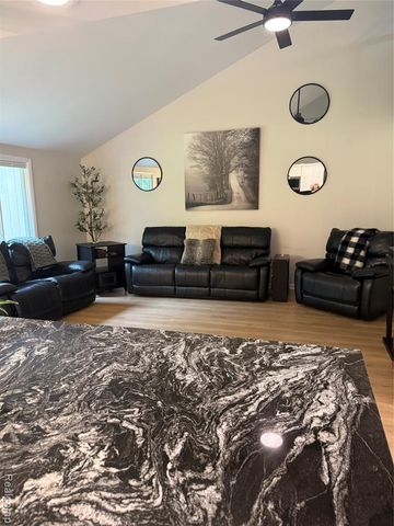 571 Park Place, Saline, MI 48176