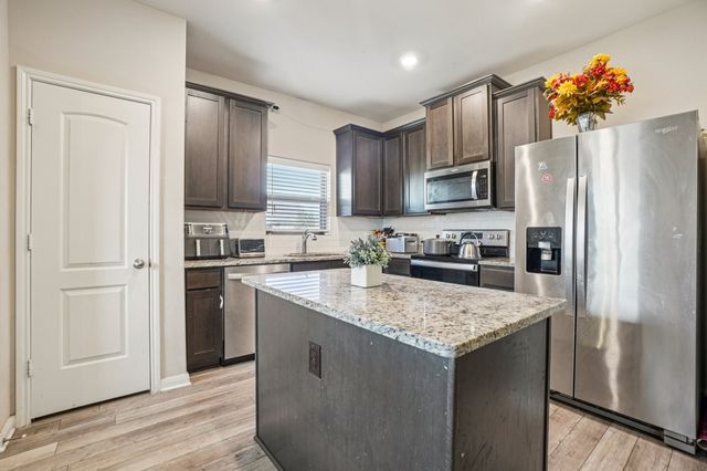 1800 Tyne Way, Crowley, TX 76036