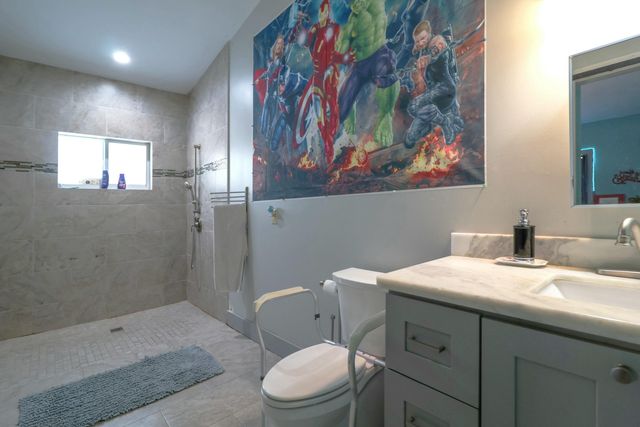 129 Lazy Lane, Key Largo, FL 33037