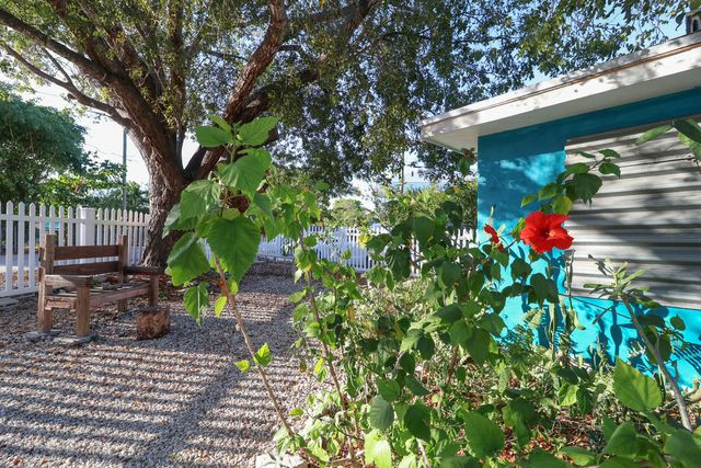 129 Lazy Lane, Key Largo, FL 33037