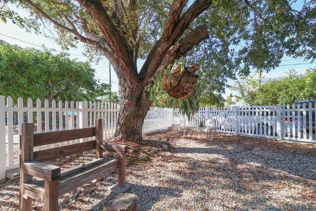 129 Lazy Lane, Key Largo, FL 33037