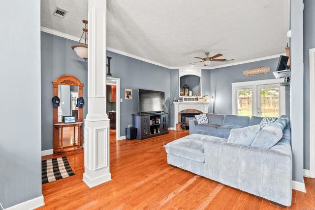 355 Wedgewood Pt, Conway, AR 72034