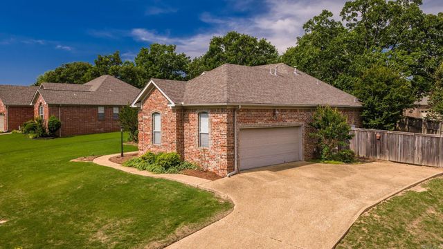 355 Wedgewood Pt, Conway, AR 72034