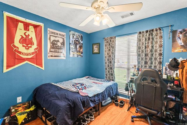 355 Wedgewood Pt, Conway, AR 72034