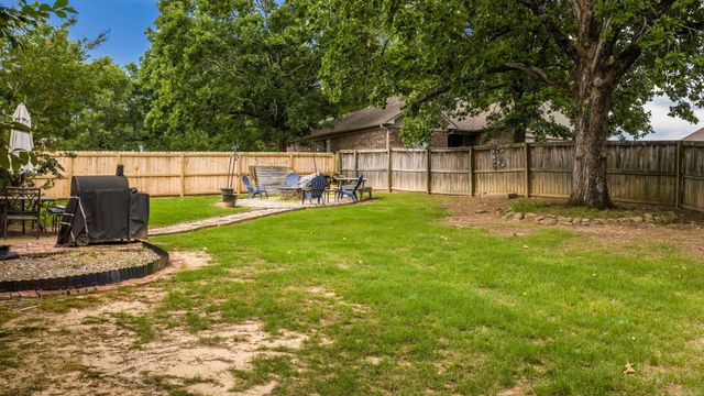 355 Wedgewood Pt, Conway, AR 72034