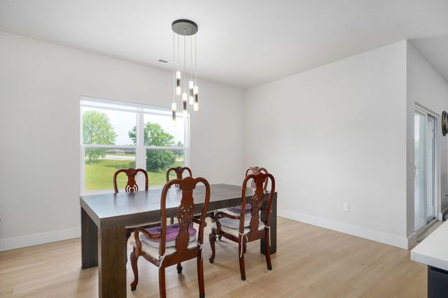 3630 N Thistlewood Court, Springfield, MO 65803