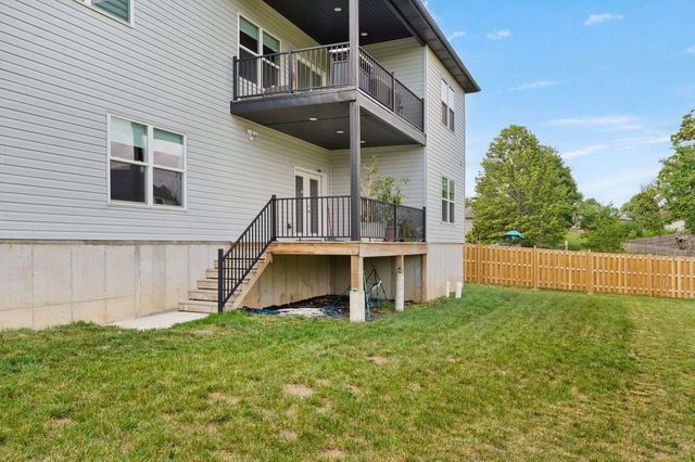 3630 N Thistlewood Court, Springfield, MO 65803