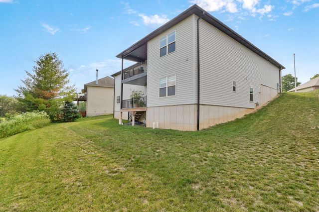 3630 N Thistlewood Court, Springfield, MO 65803